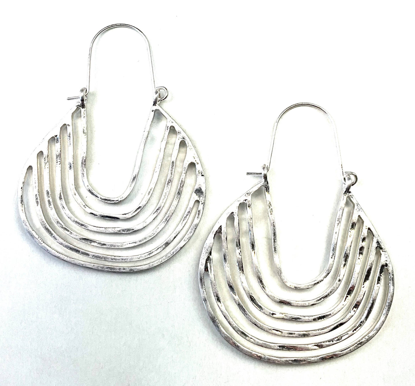 SM021S ER-Boho Lines Latch Hoop/Silver